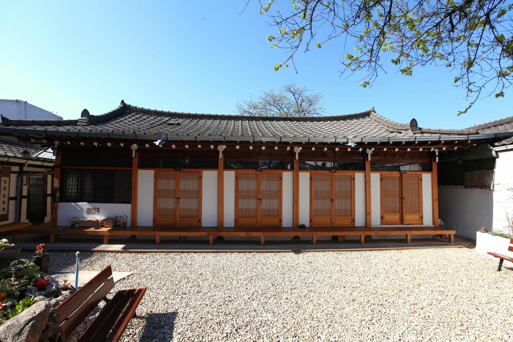 Dukmanjae Hotel Jeonju Eksteriør billede